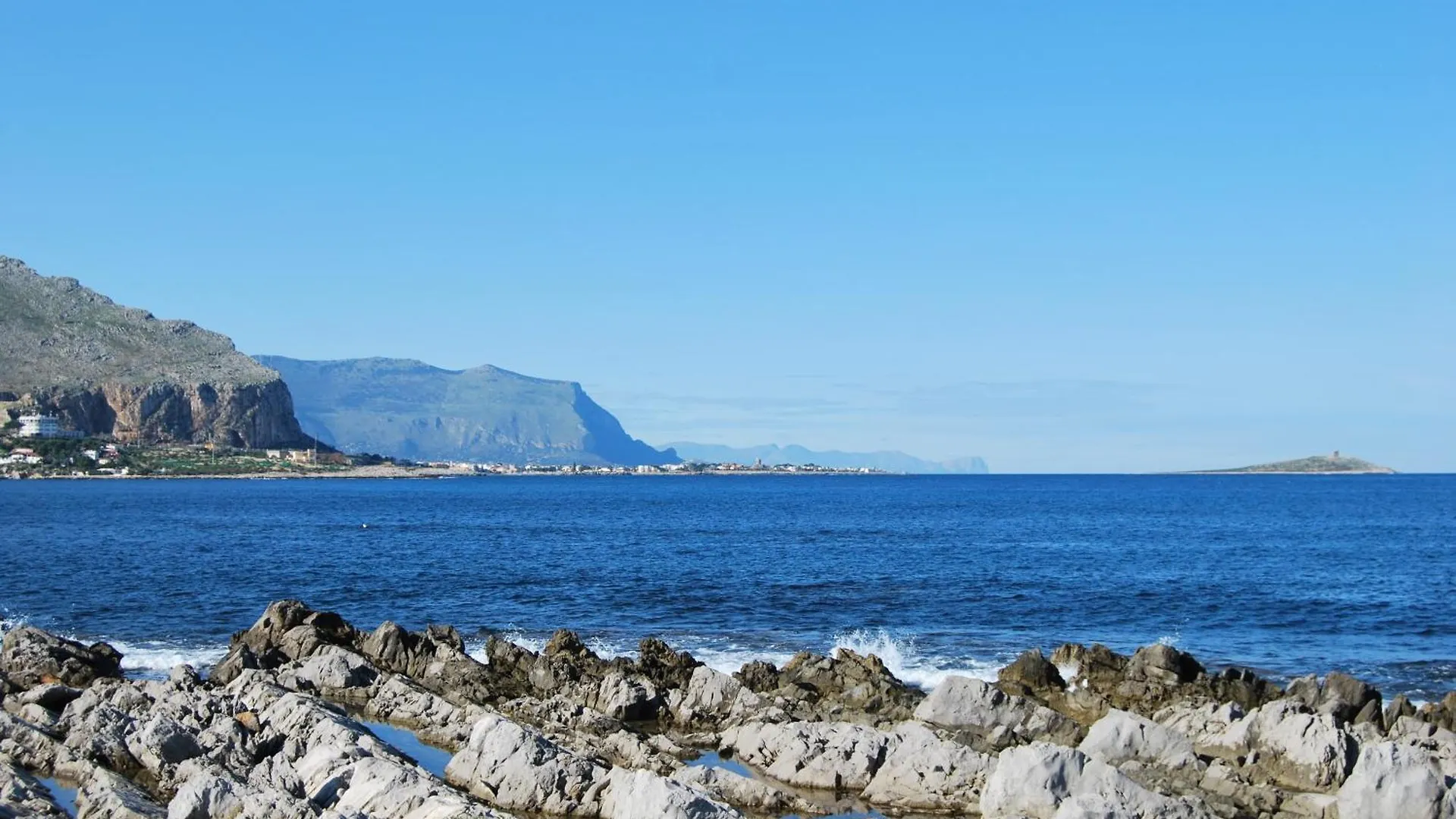 Lägenhet Casa Punta Barcarello, Sferracavallo Fronte Mare E Tramonti Da Sogno, A Due Passi Dalla Splendida Spiaggia Di Mondello Palermo