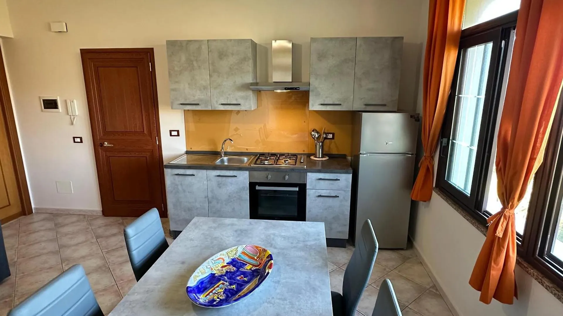 Casa Punta Barcarello, Sferracavallo Fronte Mare E Tramonti Da Sogno, A Due Passi Dalla Splendida Spiaggia Di Mondello Palermo 0*,  Italien